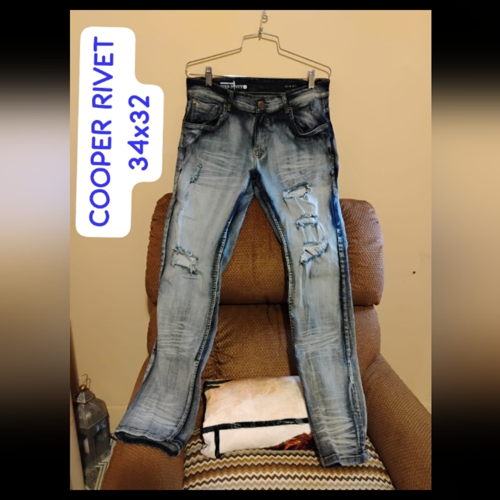 COOPER RIVET DISTRESSED  JEANS FOR MEN SIZE 34x32